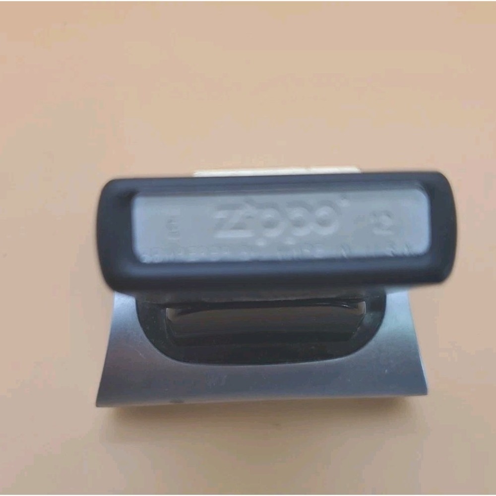 Zippo Lighter With A Stand And Fight, NRA Medallion Silver And Black,  Preowned - Picture 5 of 5